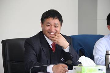 说明:F:\工作\2 每学期工作\2015-20165下学期(0228起)\20160227 公司战略研讨会\新闻\朱文忠介绍公司工作.jpg